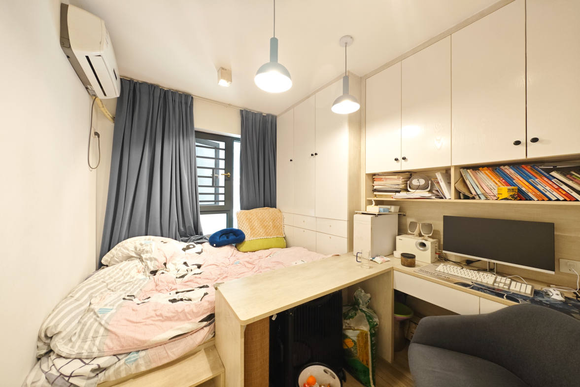 中建嘉和城  3室2厅1卫   102.00万卧室