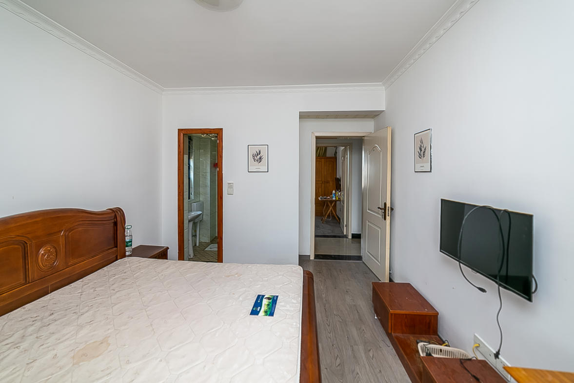 泰龙华府  4室2厅1卫    100.0万 泰龙华府  4室2厅1卫    100.0万卧室