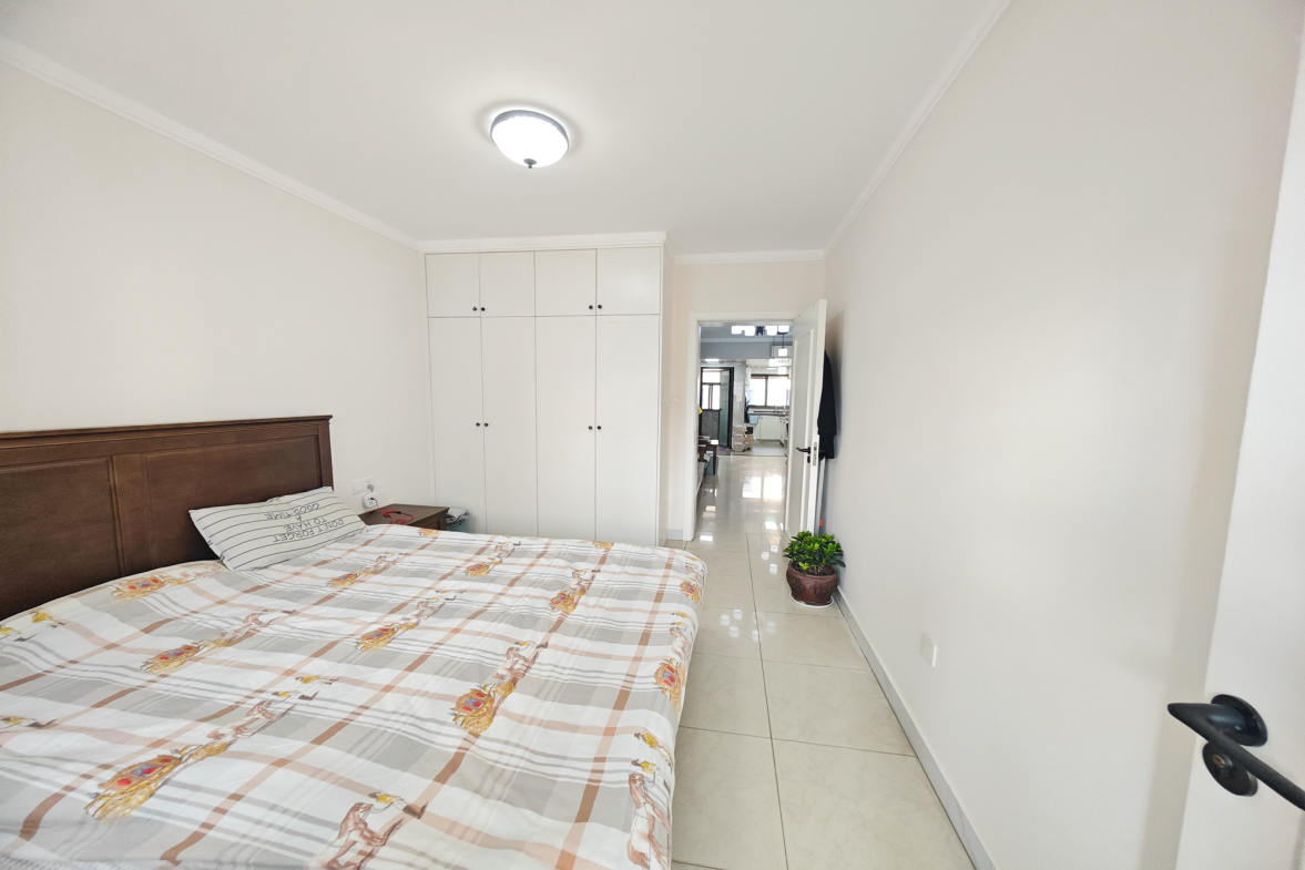 省动物卫生监督所单位房 3室2厅1卫 75.0万 省动物卫生监督所单位房 3室2厅1卫 75.0万卧室