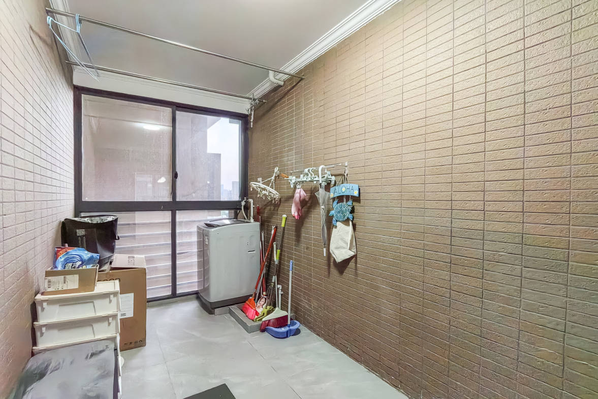 申湘宽境  3室2厅2卫   68.00万其他