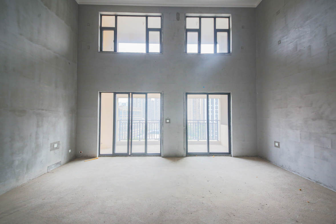 中建钰和城  4室2厅2卫   180.00万客厅