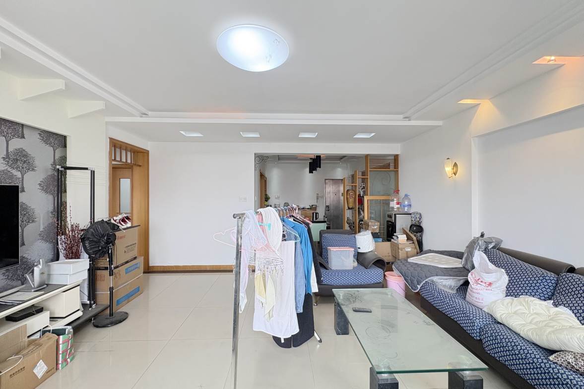 瑞丰苑  4室2厅2卫   125.00万客厅