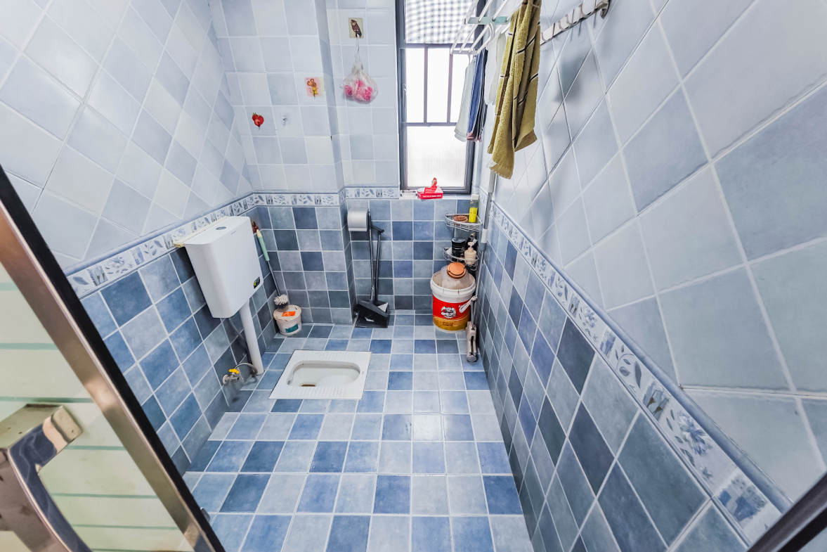叠彩兰亭  3室2厅1卫   73.80万客厅