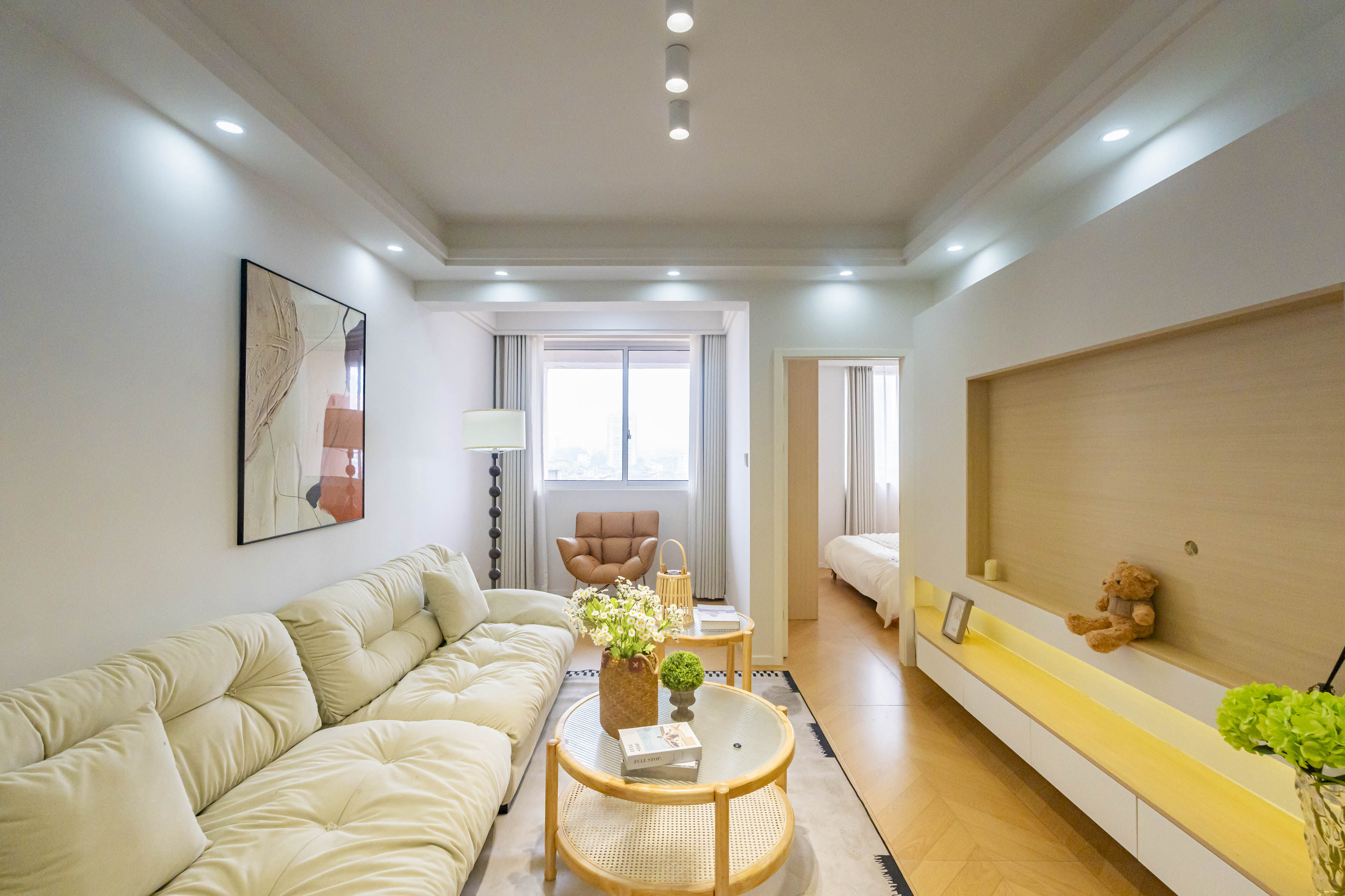 建鸿达现代公寓  3室2厅1卫   96.00万