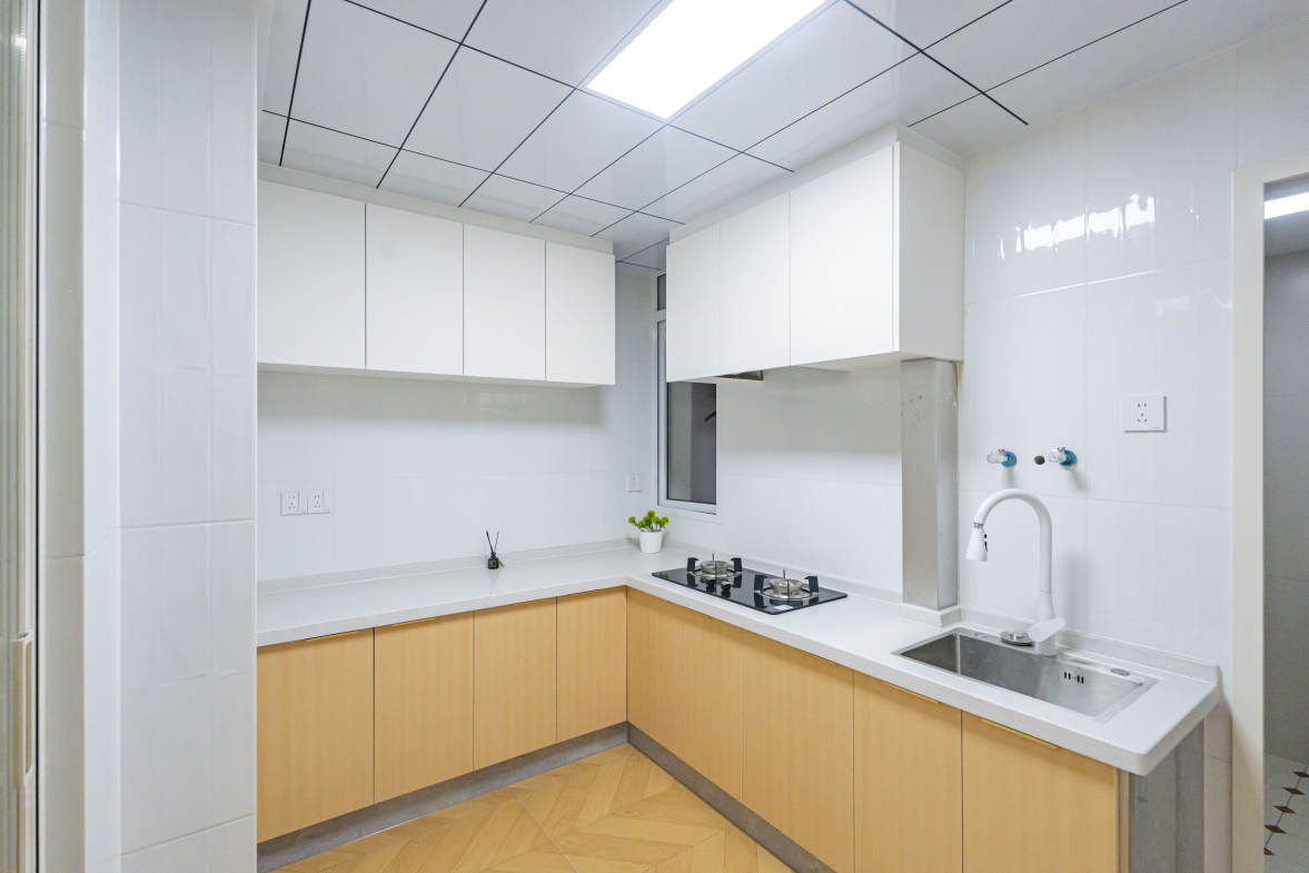 建鸿达现代公寓  3室2厅1卫   96.00万厨房