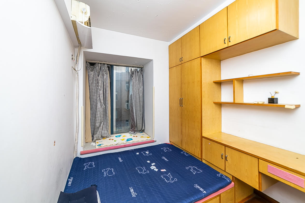 华菱蓝调国际（华菱.香墅美地）  4室2厅2卫    110.0万卧室