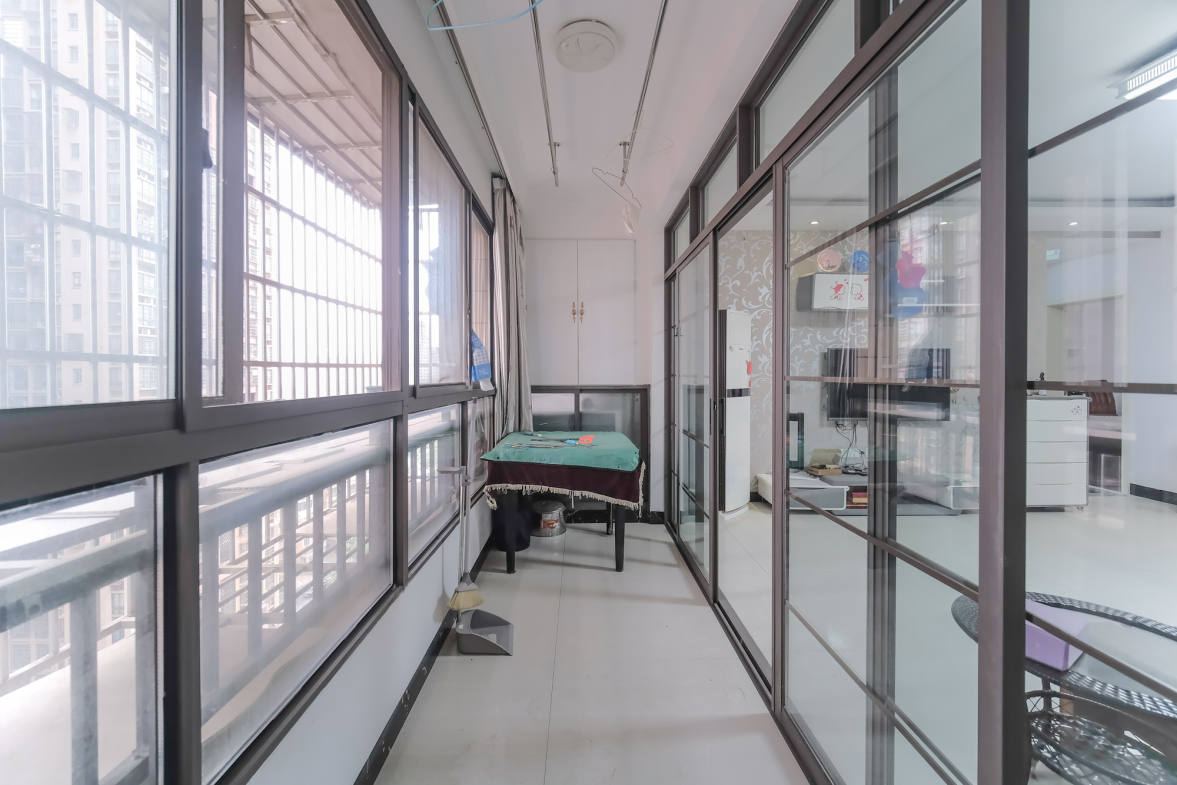 好望谷  3室2厅2卫    93.8万阳台