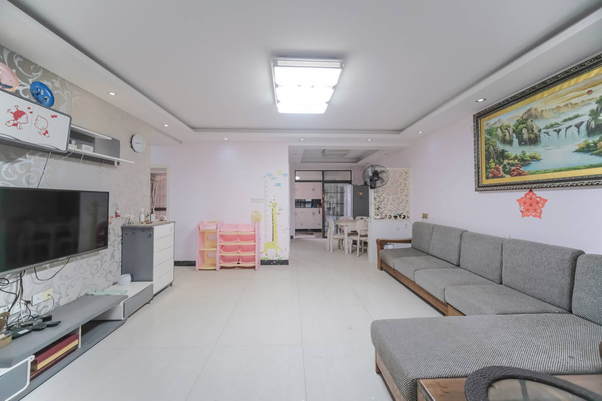 好望谷  3室2厅2卫    93.8万客厅