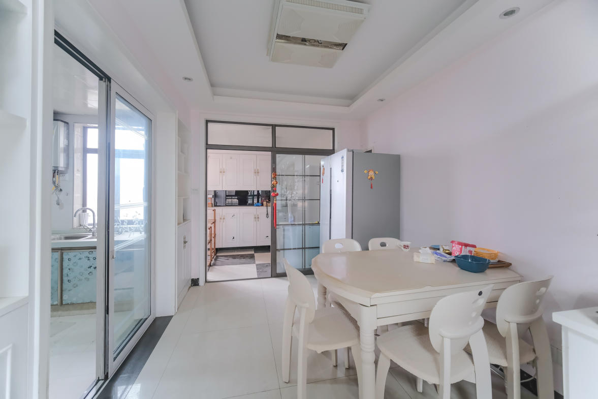 好望谷  3室2厅2卫    93.8万客厅