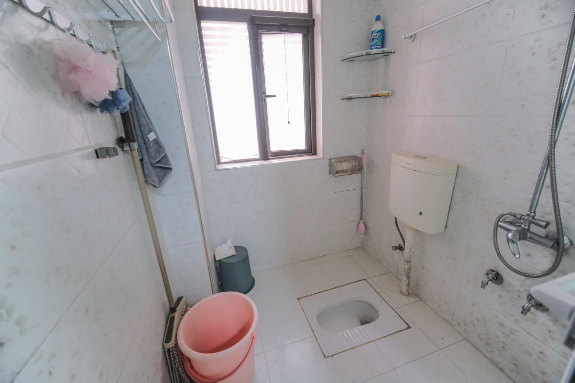 好望谷  3室2厅2卫    93.8万卫生间