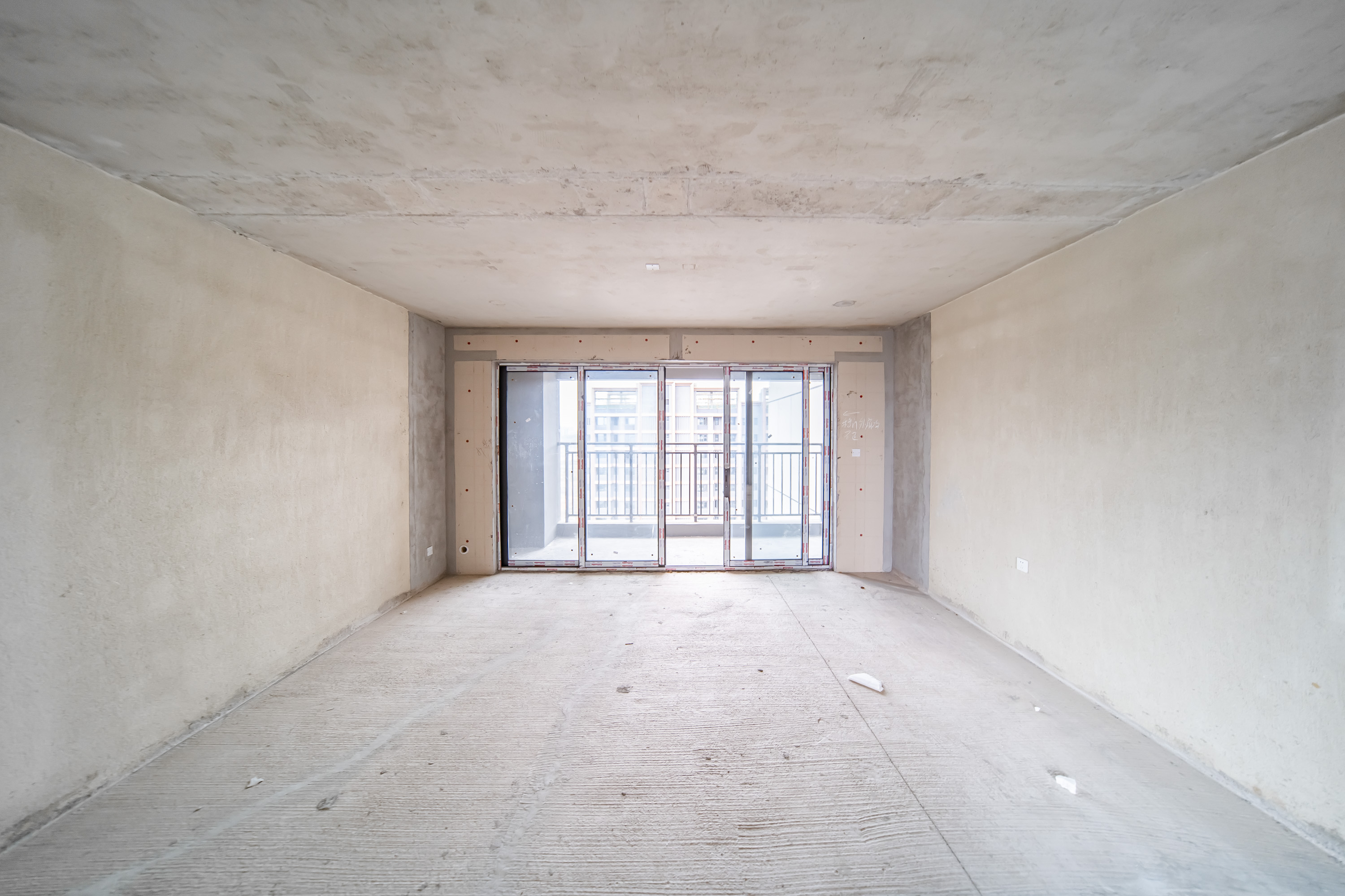 城发恒伟洋湖映2009  4室2厅2卫    163.8万