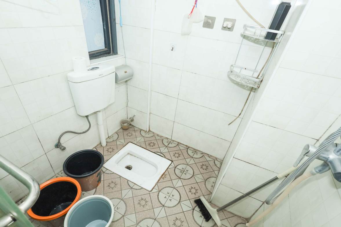 保利麓谷林语B区  3室2厅1卫   99.00万卫生间