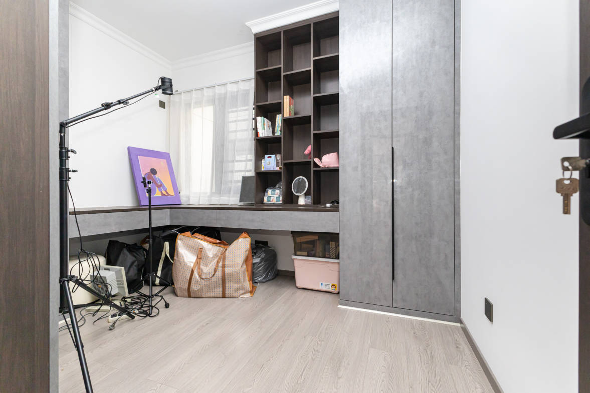 越秀湘江星汇城二期  4室2厅2卫    150.0万卧室