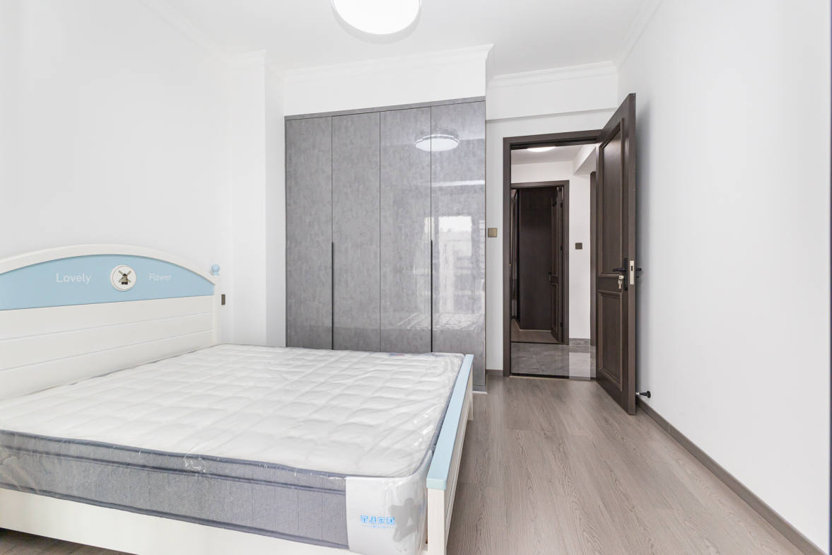 越秀湘江星汇城二期  4室2厅2卫    150.0万卧室