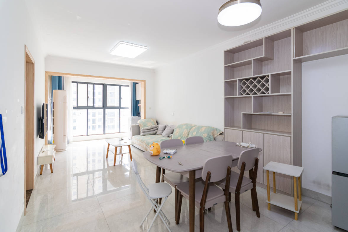 中粮鸿云 3室2厅1卫 59.0万 中粮鸿云 3室2厅1卫 59.0万客厅