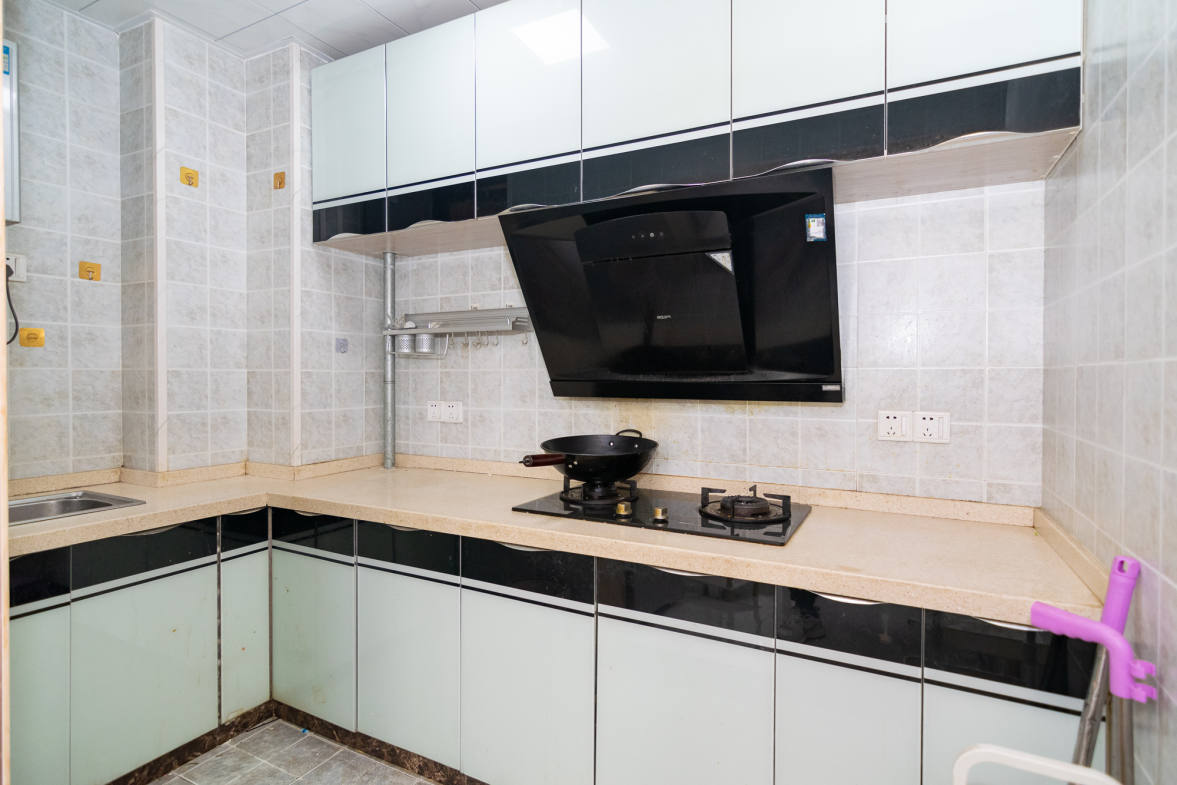 中粮鸿云 3室2厅1卫 59.0万 中粮鸿云 3室2厅1卫 59.0万厨房