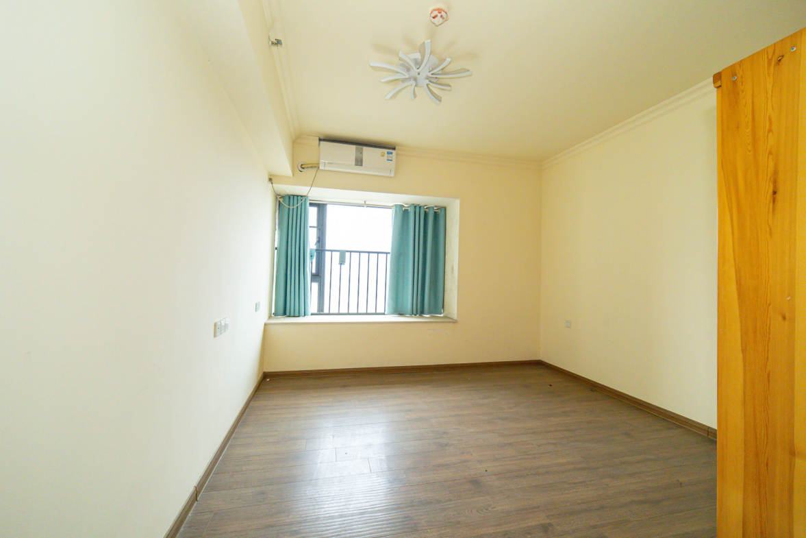 碧桂园威尼斯城  4室2厅2卫    100.98万卧室