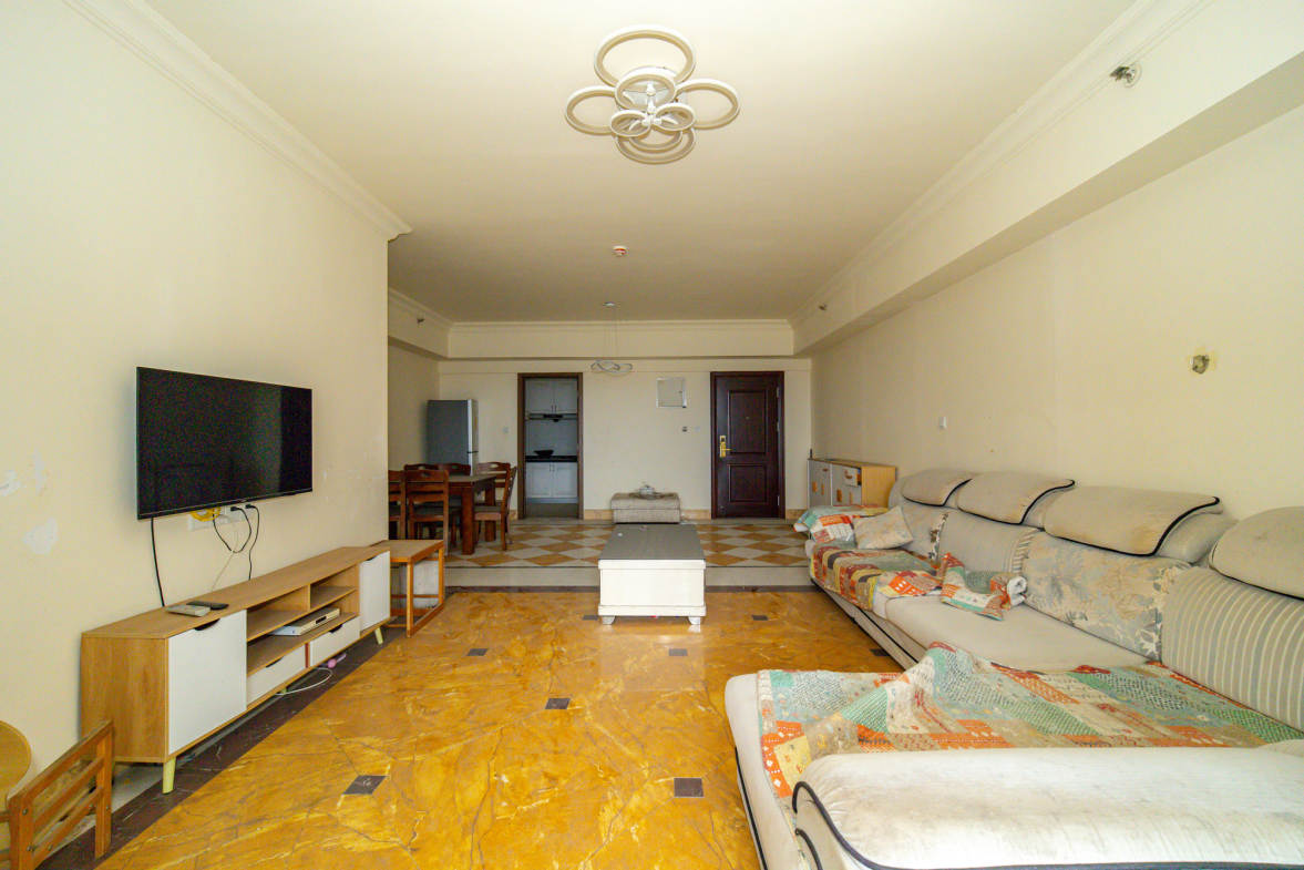 碧桂园威尼斯城  4室2厅2卫    100.98万客厅