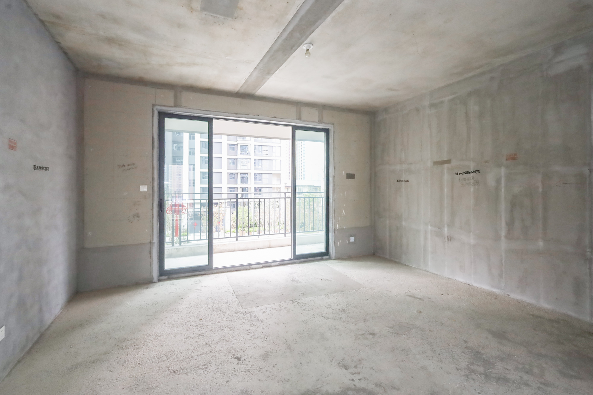 轨道中建麓江府  4室2厅2卫   290.00万