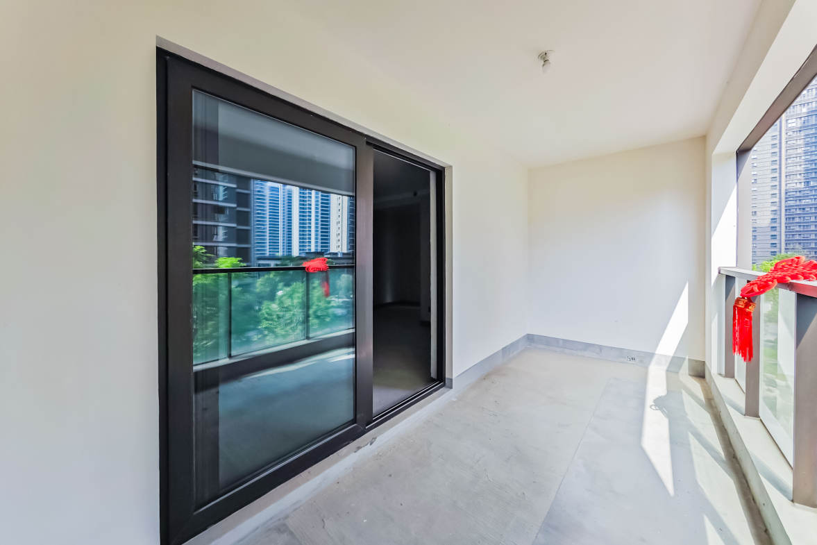 建发玖洲观澜  5室2厅2卫   317.00万其他