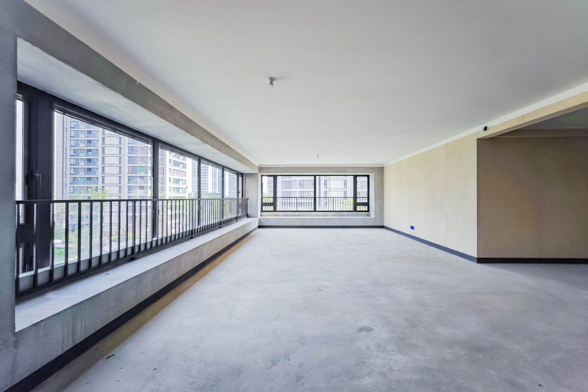 建发玖洲观澜  5室2厅2卫   317.00万客厅