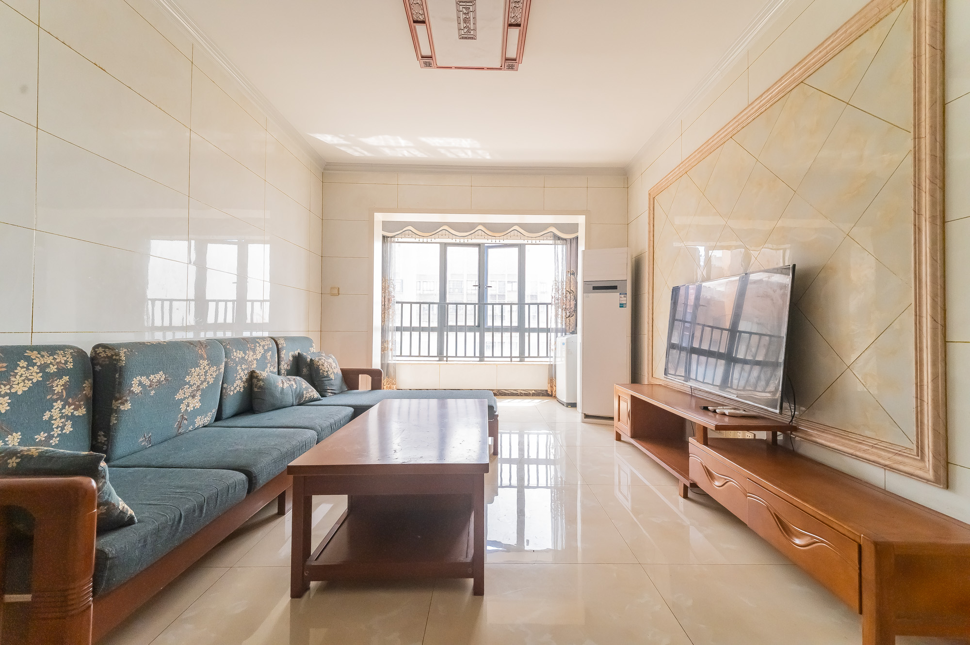 深业睿城E区  2室2厅1卫    62.0万