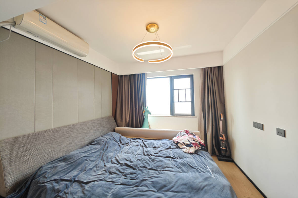 万科魅力之城天阔里 3室2厅2卫 115.0万 万科魅力之城天阔里 3室2厅2卫 115.0万卧室