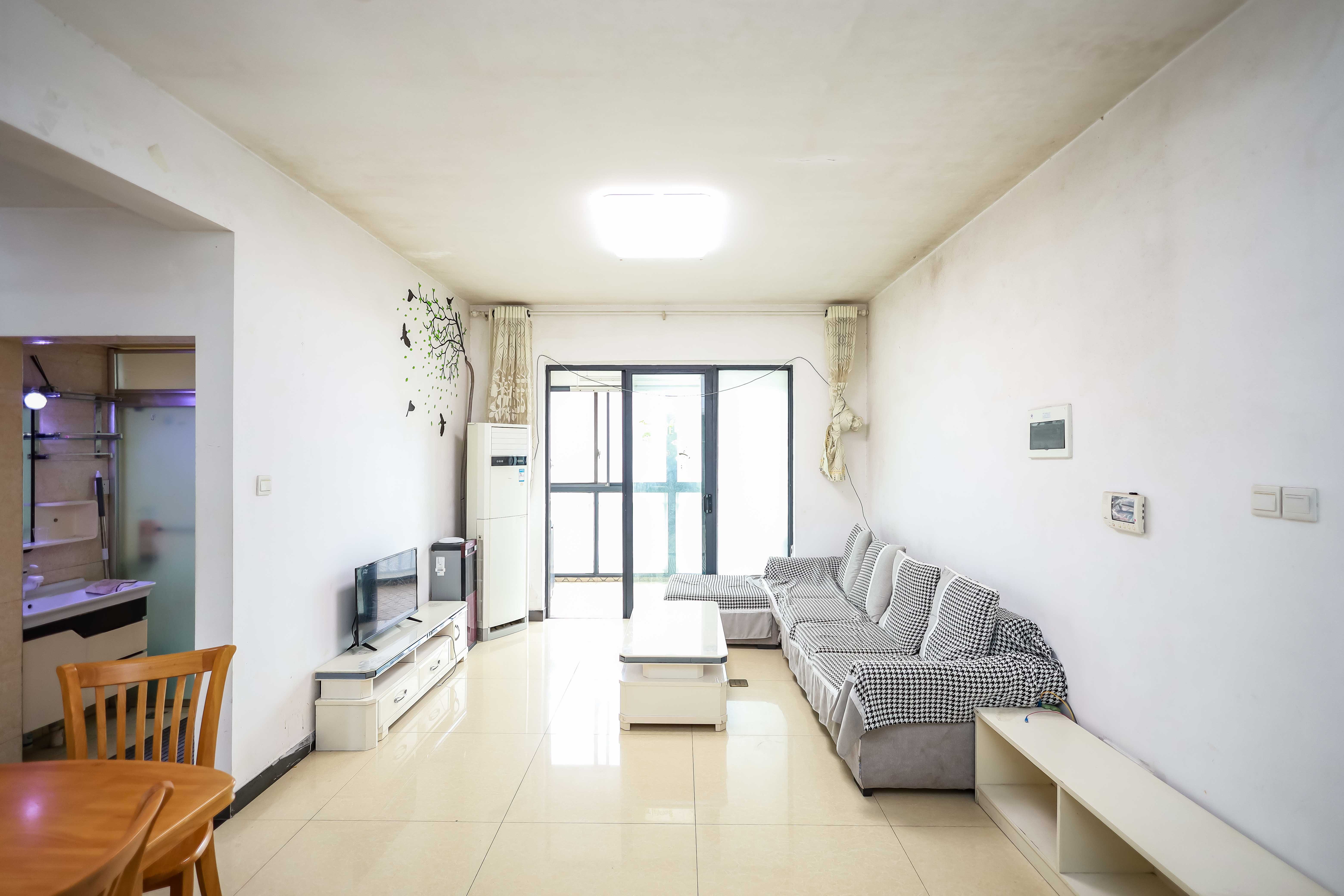 莱茵城  3室2厅2卫    85.0万