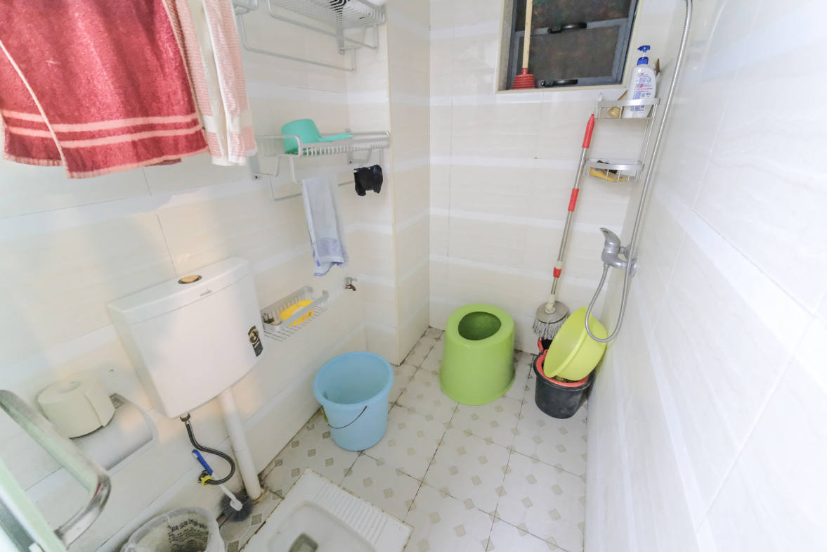 三一街区  2室2厅1卫   48.80万卫生间
