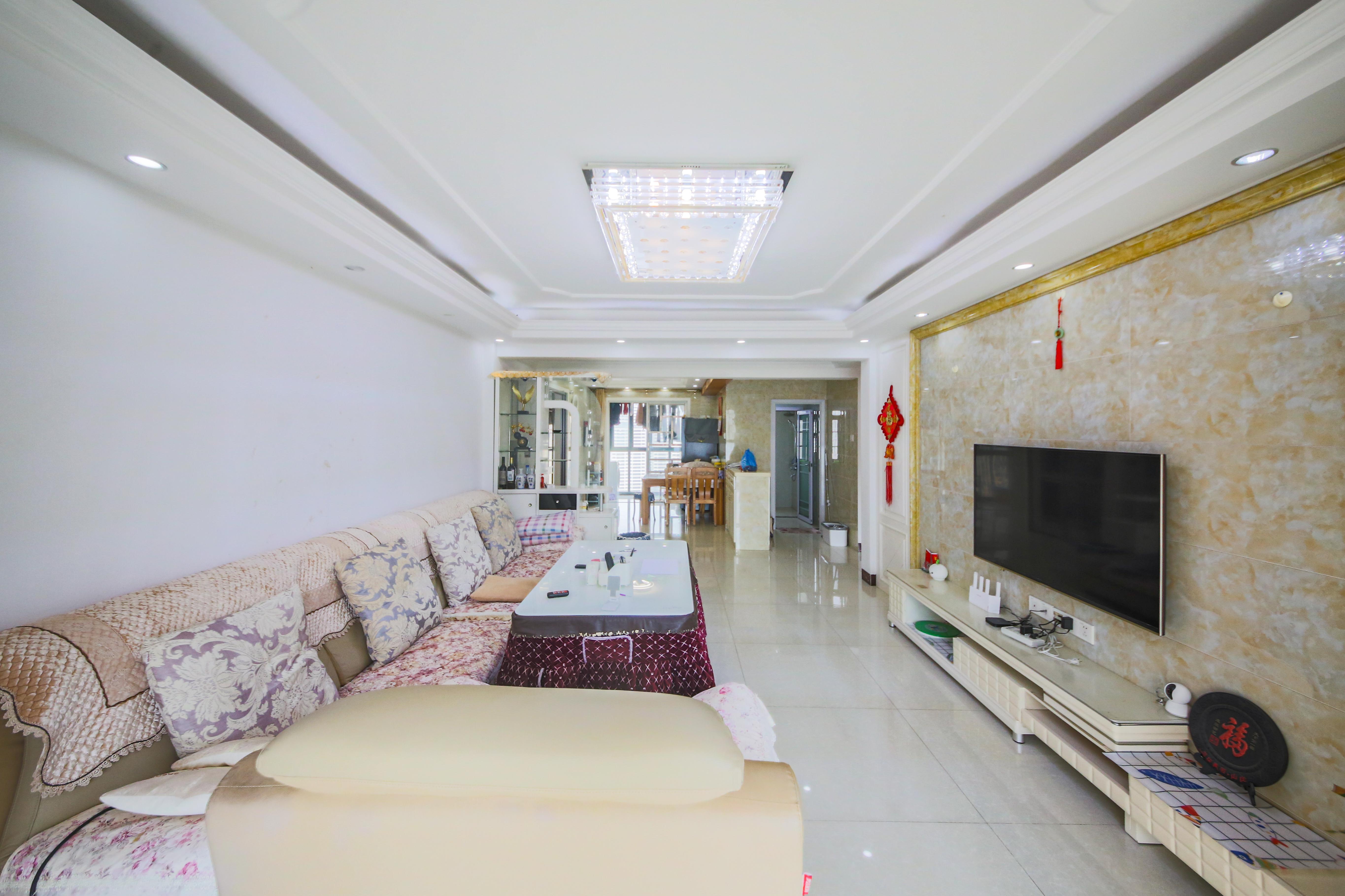 克拉美丽山庄（晟领国际）  4室2厅2卫    138.84万