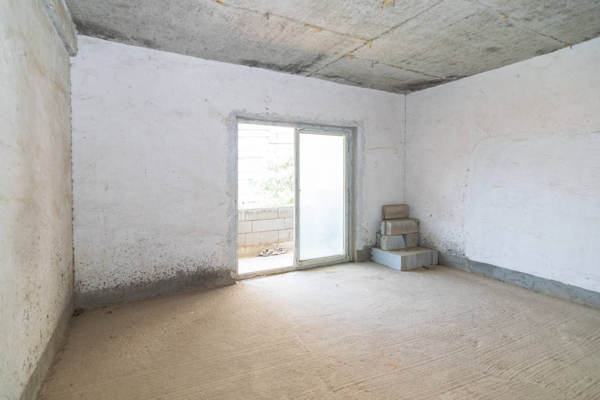 悦禧国际山庄  5室2厅3卫    258.0万卧室