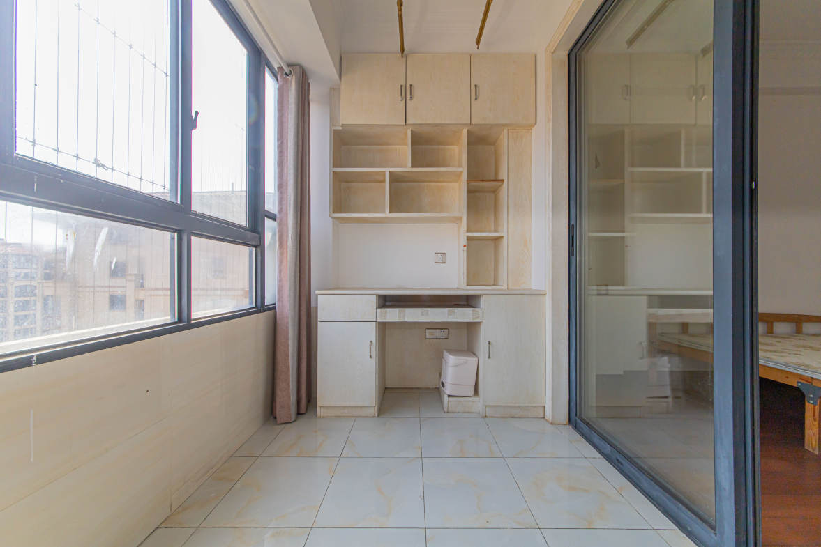 中建芙蓉嘉苑  3室2厅2卫    124.98万阳台