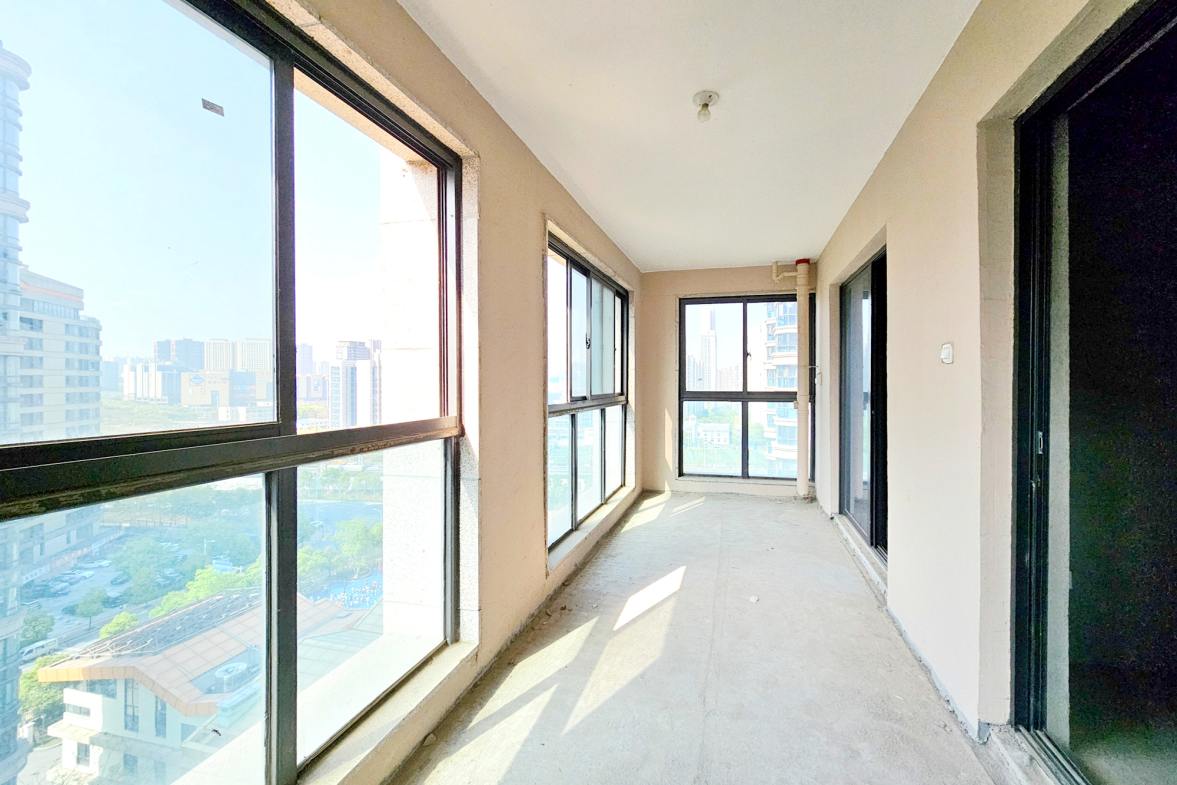 明昇壹城（明昇时代广场）一期  3室2厅2卫   172.00万其他