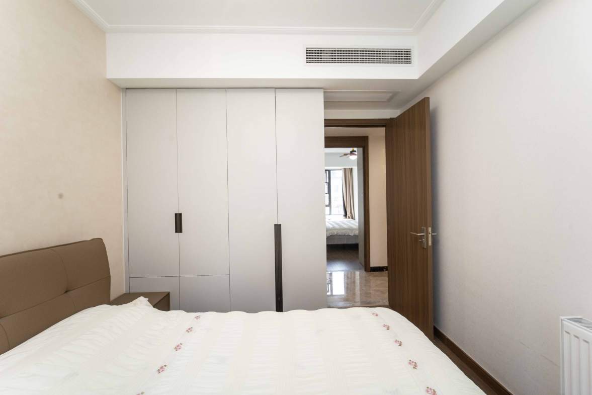 保利中环广场（保利中悦苑）  4室2厅2卫   259.50万卧室