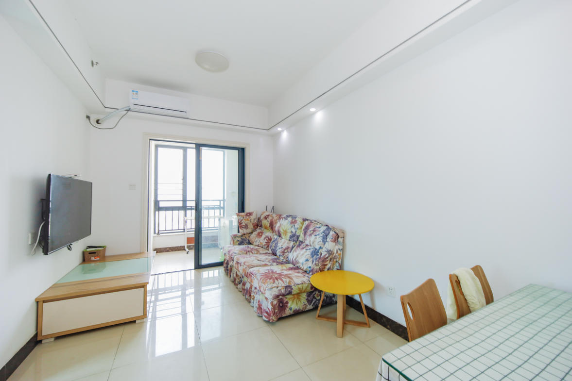 中建木莲工社  2室1厅1卫   53.00万客厅