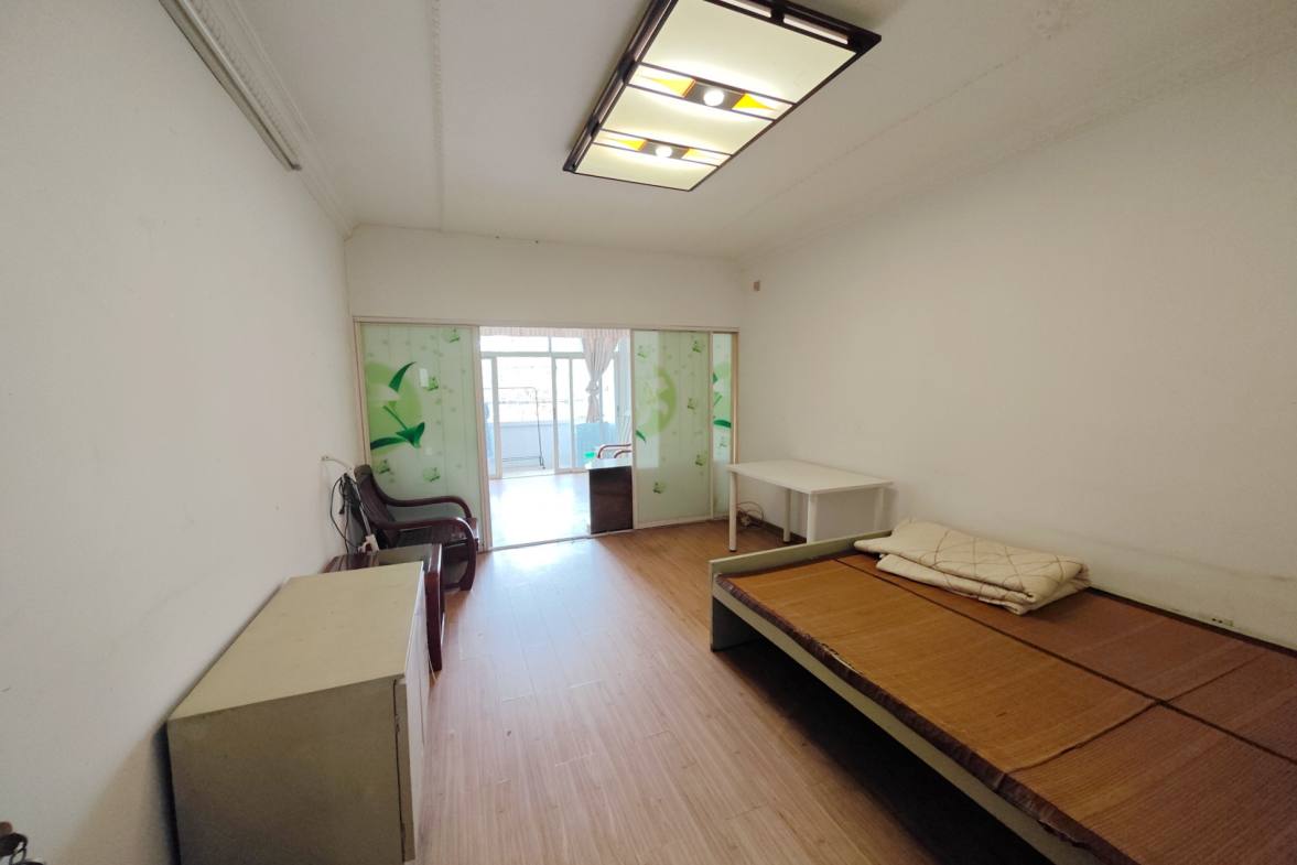 妹子山社区（曙光社区）  3室2厅1卫   65.00万卧室