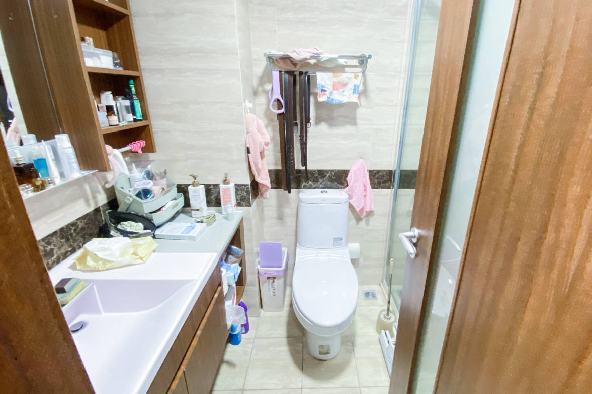 万科里梅溪郡  4室2厅2卫   275.00万卫生间