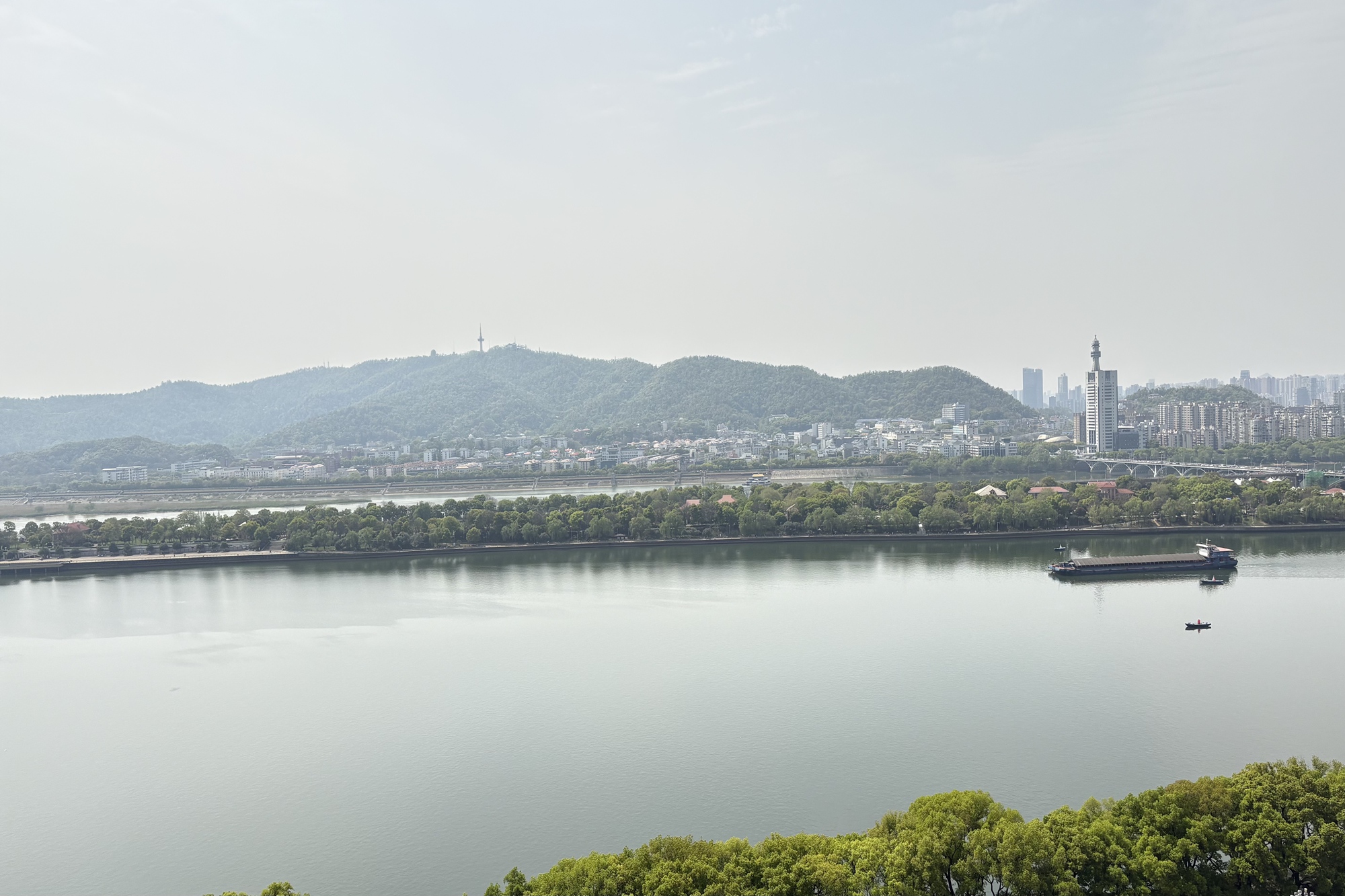 华远国际公寓  1室1厅1卫   90.00万