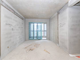 润和滨江广场（润和中央广场）  4室2厅2卫    95.0万