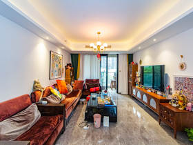 北辰瀚江府  4室2厅2卫    375.0万