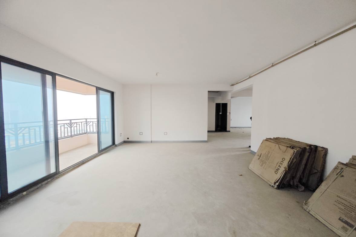 建发中央悦府  3室2厅2卫   168.00万客厅