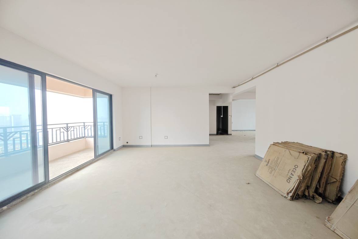 建发中央悦府  3室2厅2卫   168.00万客厅