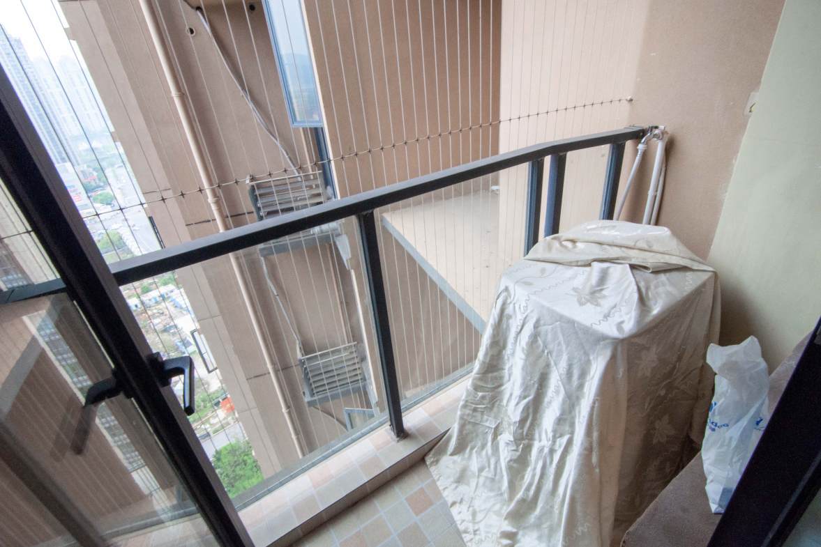 振业城二期  4室2厅2卫    200.0万厨房