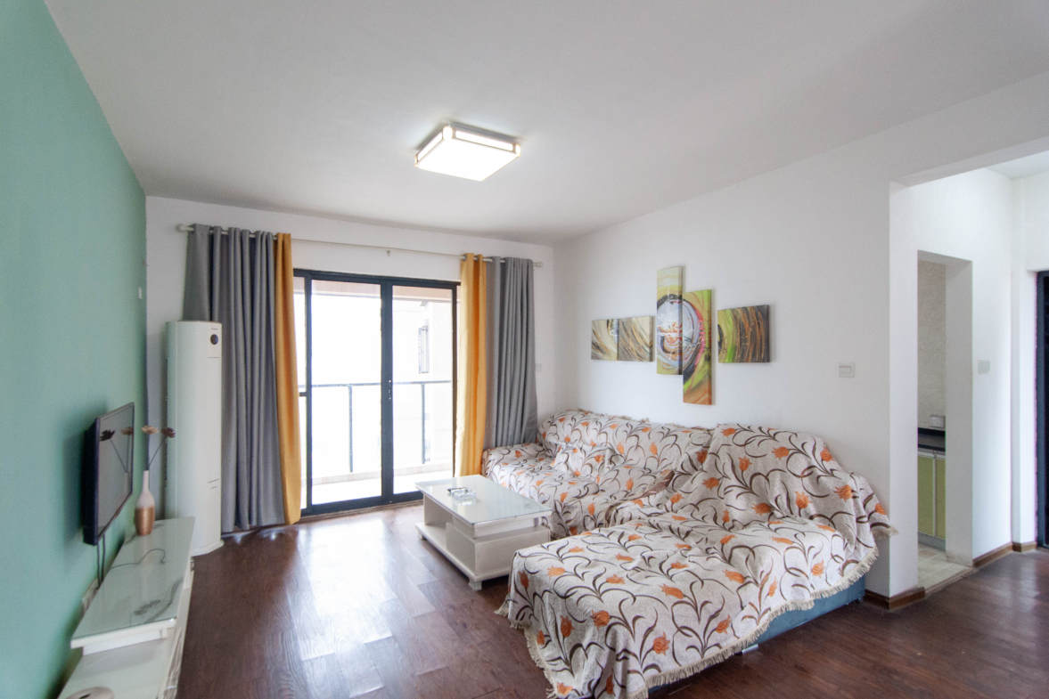 振业城二期  4室2厅2卫    200.0万客厅