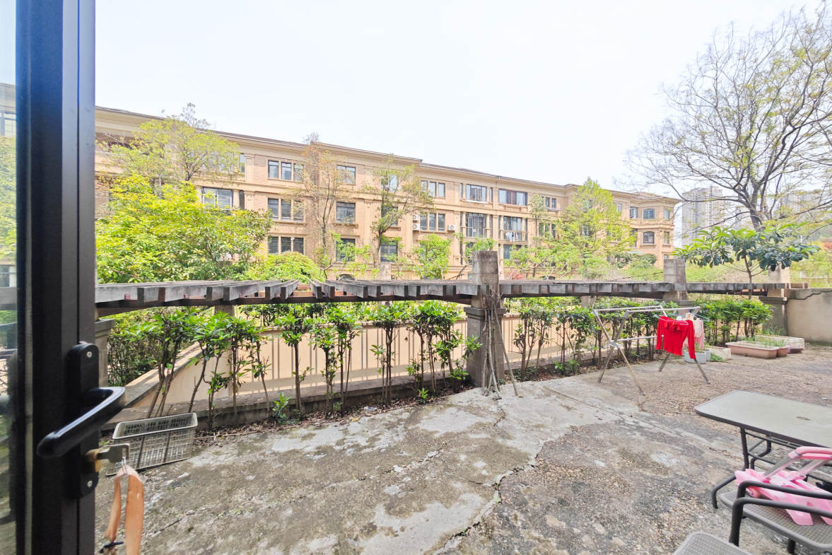 保利城（中航城国际社区、郡原美村）  2室2厅1卫   93.00万其他