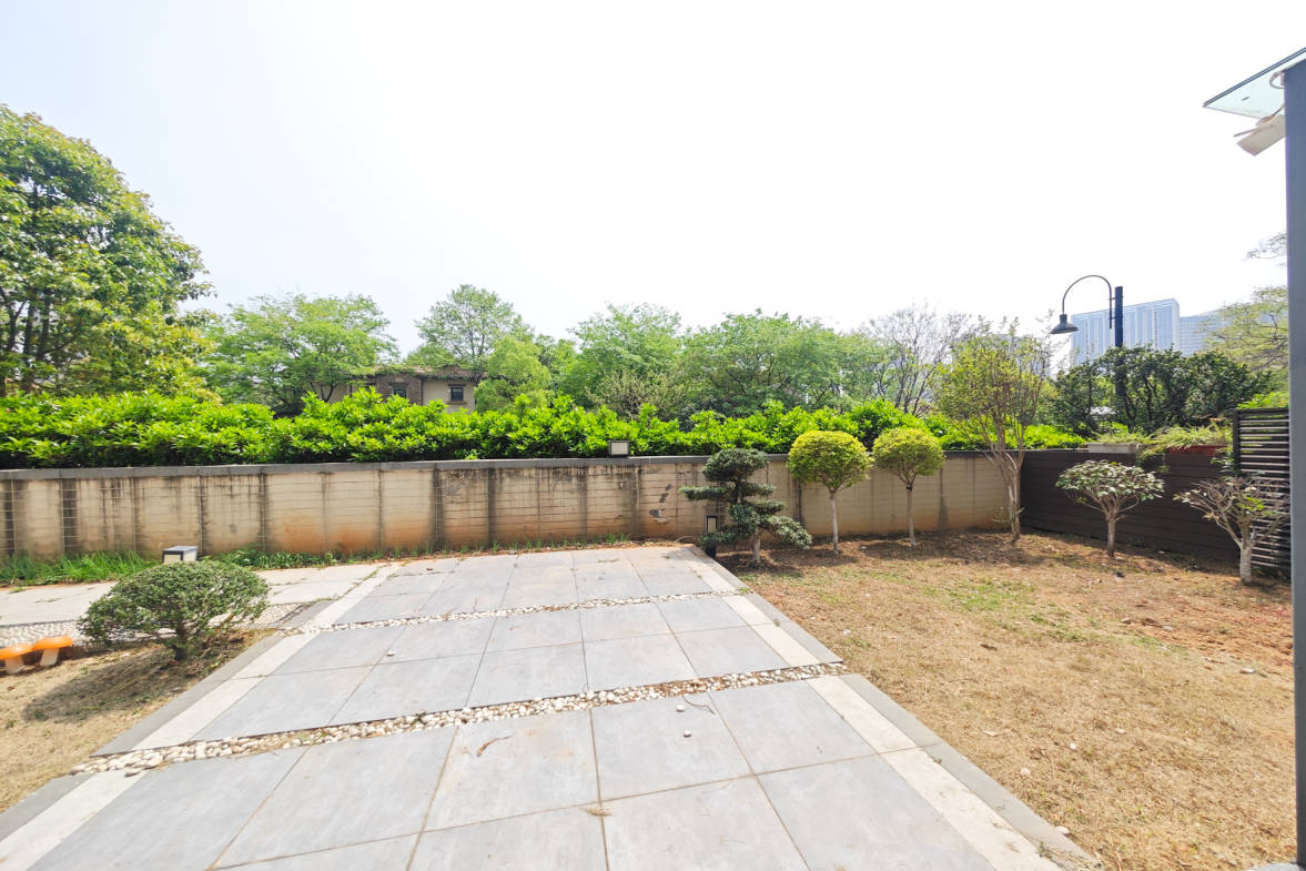 保利城（中航城国际社区、郡原美村）  6室4厅4卫   520.00万其他