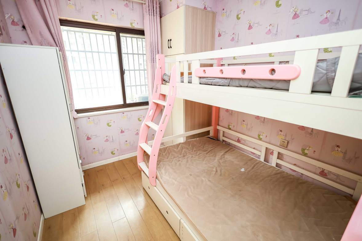 奥克斯缔壹城  3室2厅1卫   79.00万卧室