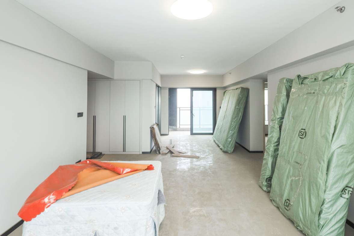 时代梅溪领峰  4室2厅2卫   188.00万客厅