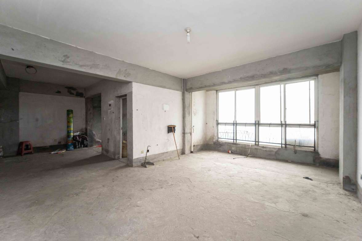 长建建材市场  3室2厅2卫   73.00万客厅