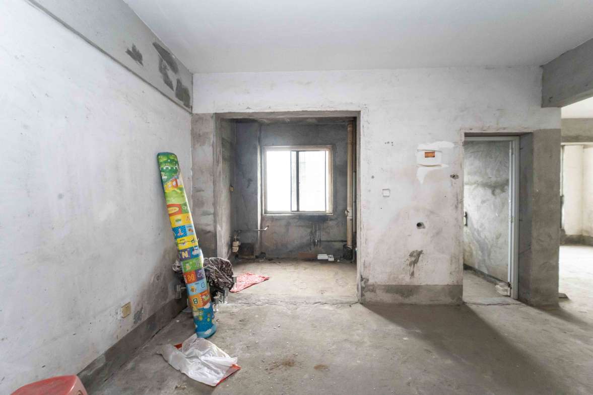 长建建材市场  3室2厅2卫   73.00万其他